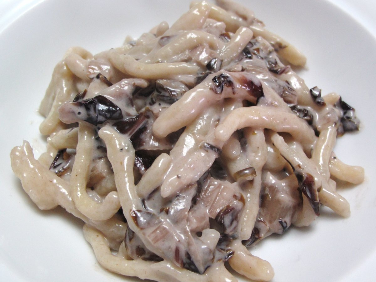 Strozzapreti al radicchio