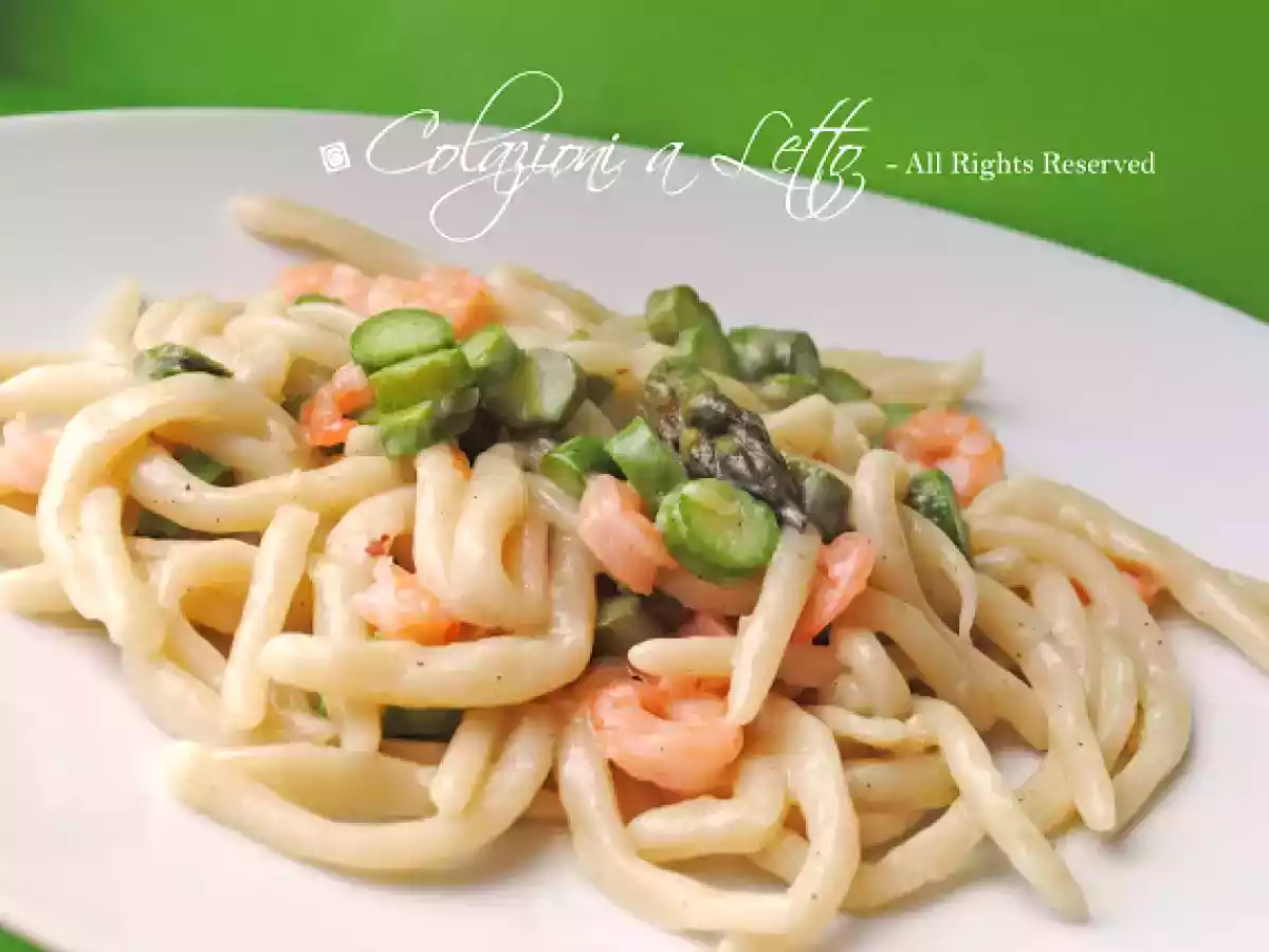 Strozzapreti con gamberetti e asparagi