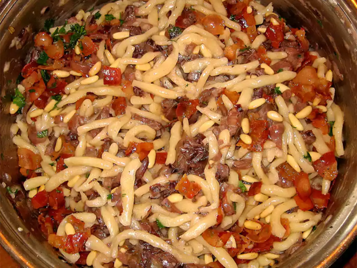 Strozzapreti con radicchio trevigiano e pancetta croccante