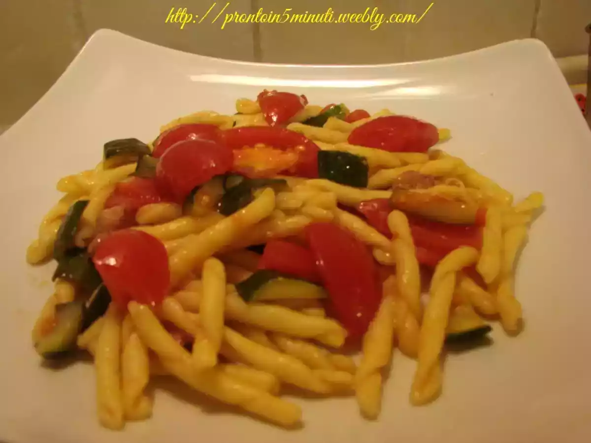 Strozzapreti Salsicce e Zucchine