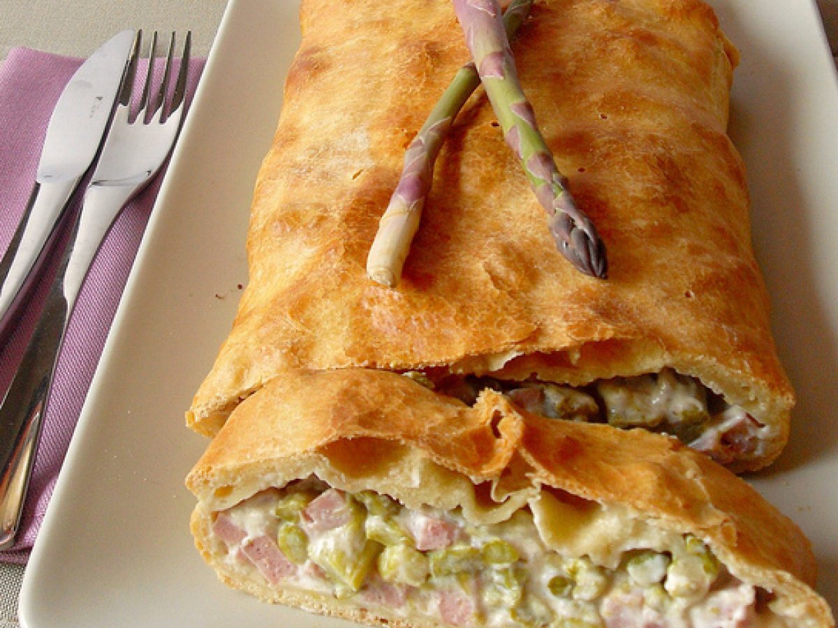 Strudel di asparagi e prosciutto cotto cremoso