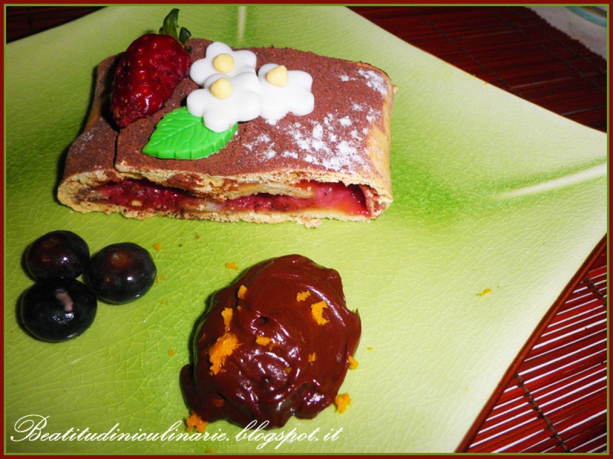 Strudel di fragole con ganache al cioccolato profumato all'arancia