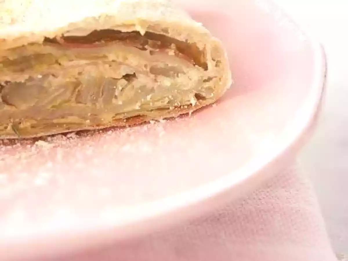 Strudel salato ai carciofi e prosciutto cotto