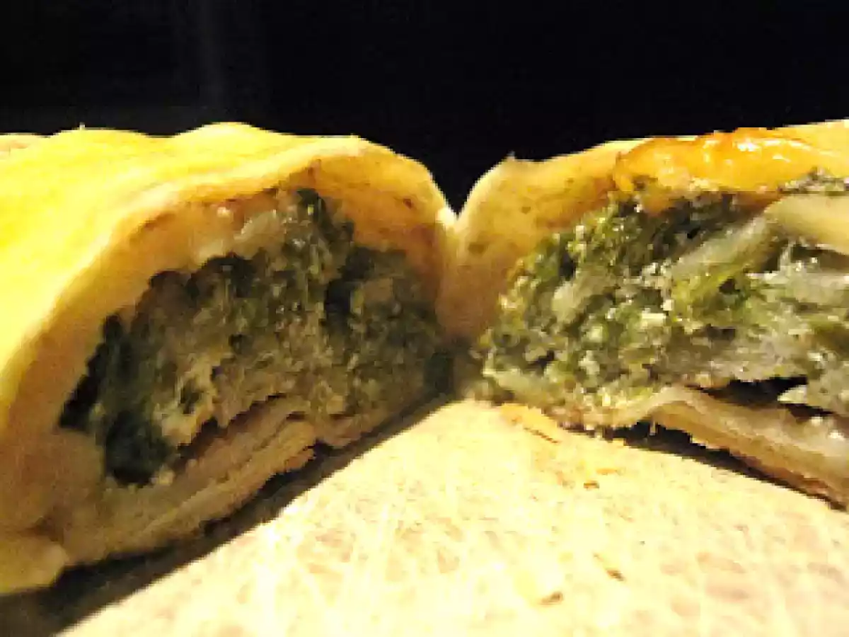 Strudel salato con scarola ripassata e ricotta - foto 2