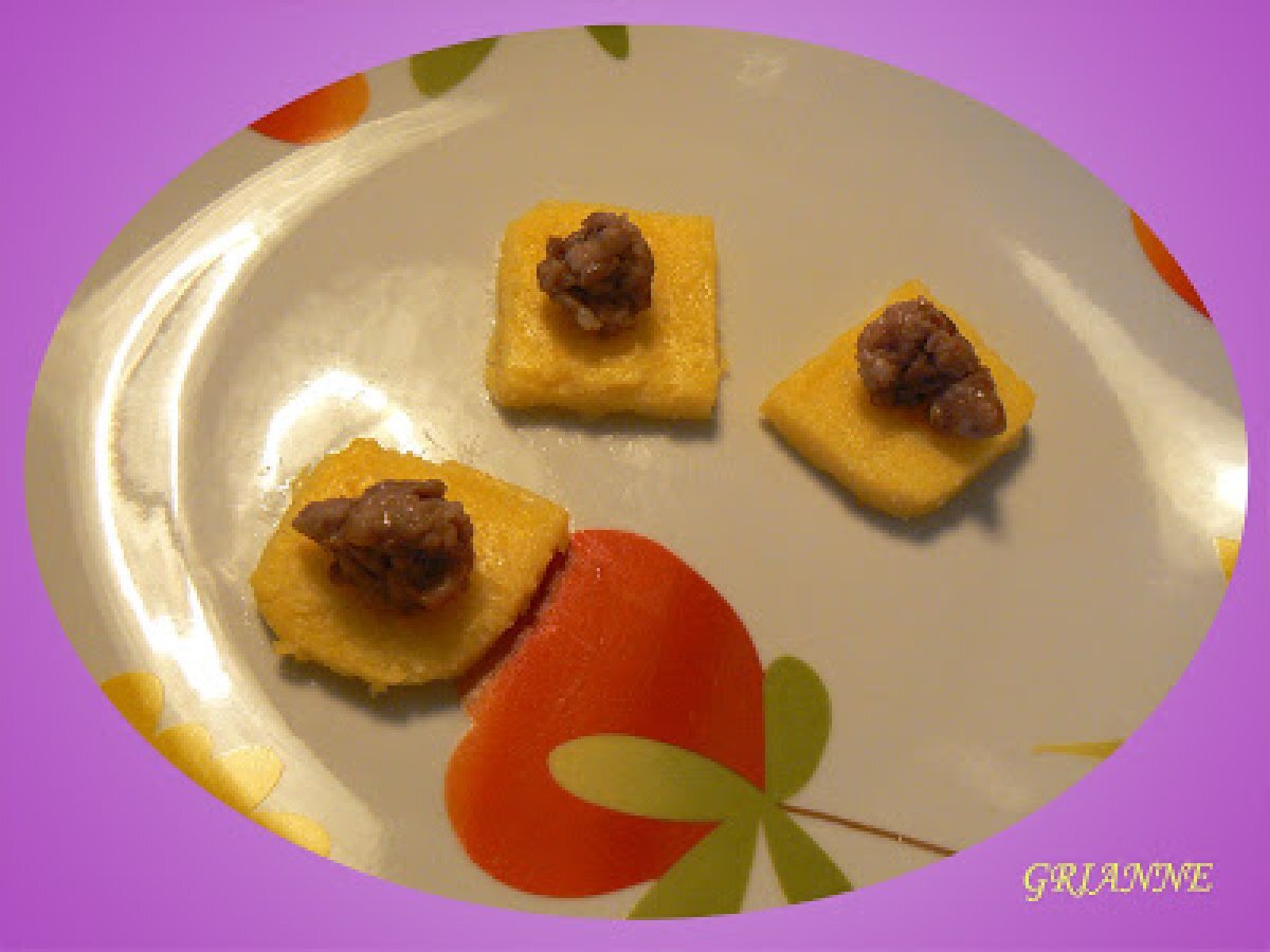 Stuzzichini di polenta e salsiccia