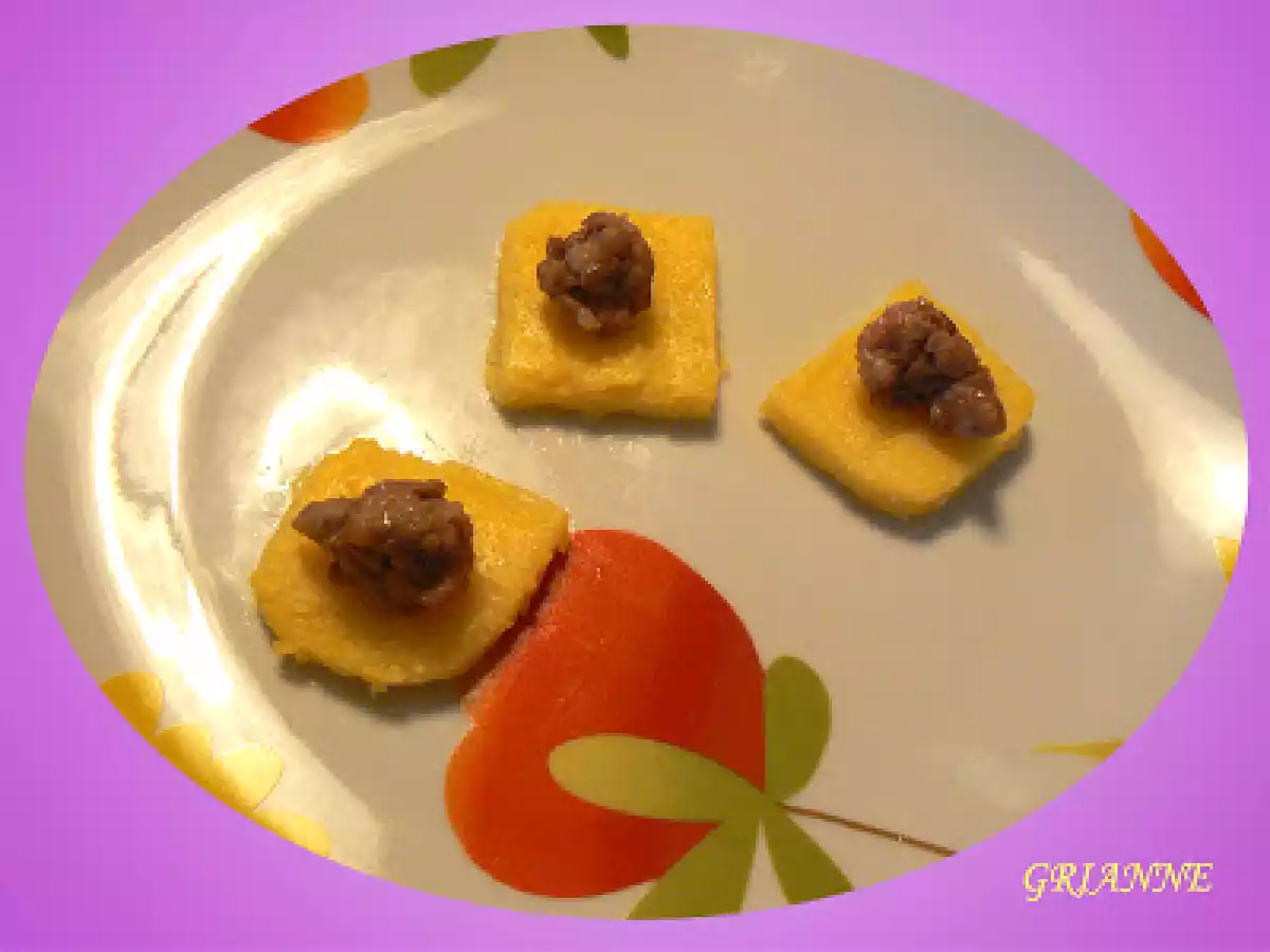 Stuzzichini di polenta e salsiccia