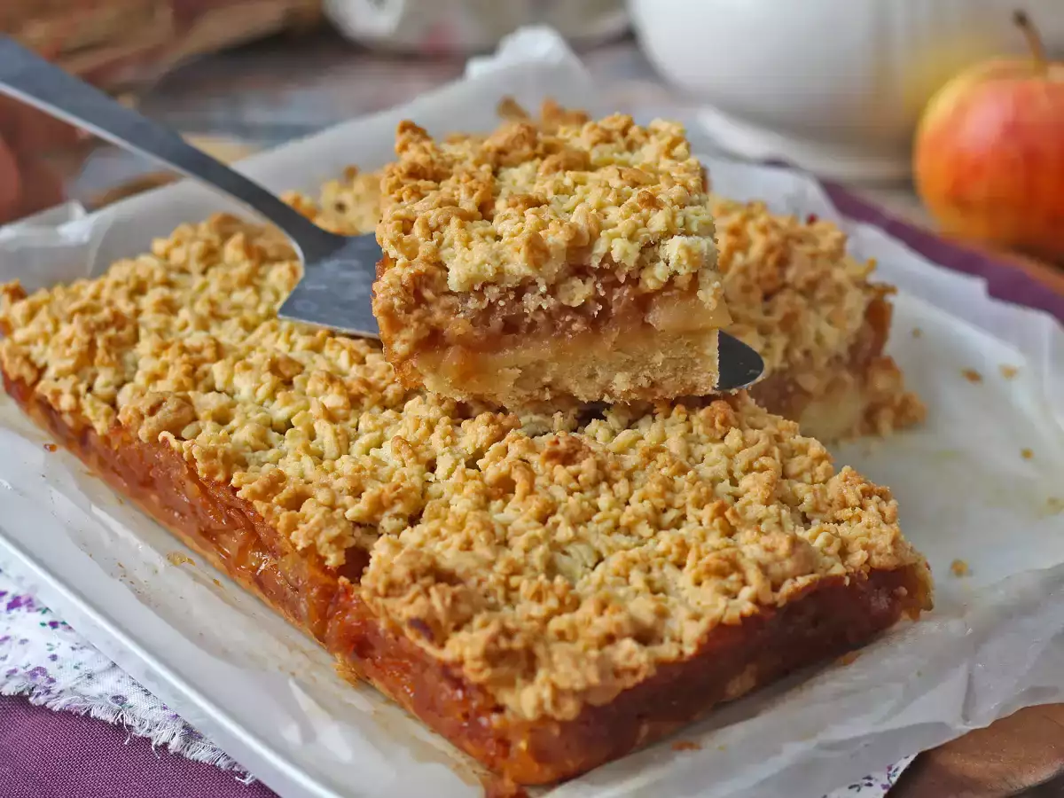 Szarlotka: torta di mele polacca con copertura sbriciolata e croccante