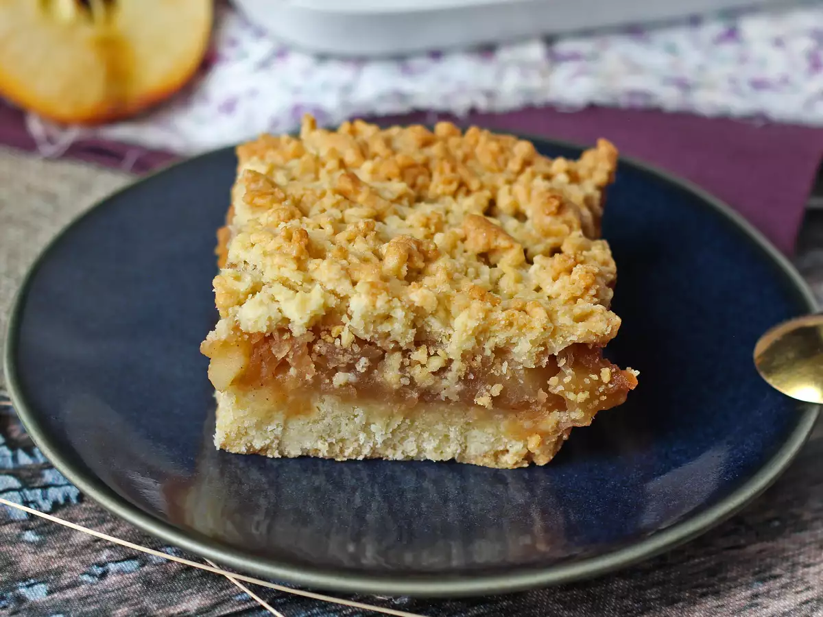 Szarlotka: torta di mele polacca con copertura sbriciolata e croccante - foto 7