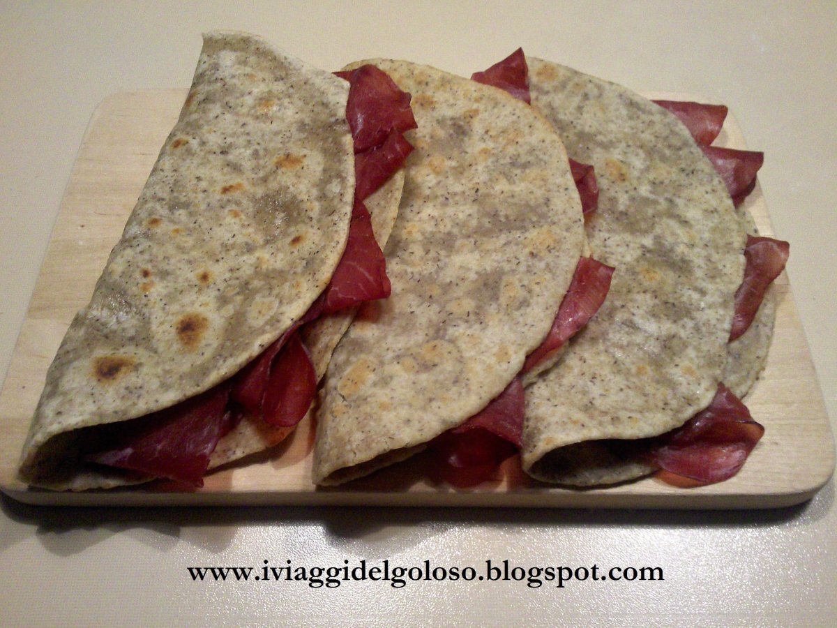 TACO PIADO SARACENI CON BRESAOLA E PARMIGIANO