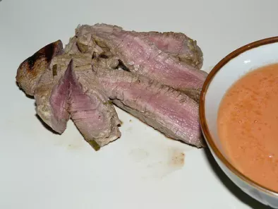 Tagliata di manzo alla senape (con salsina piccante)