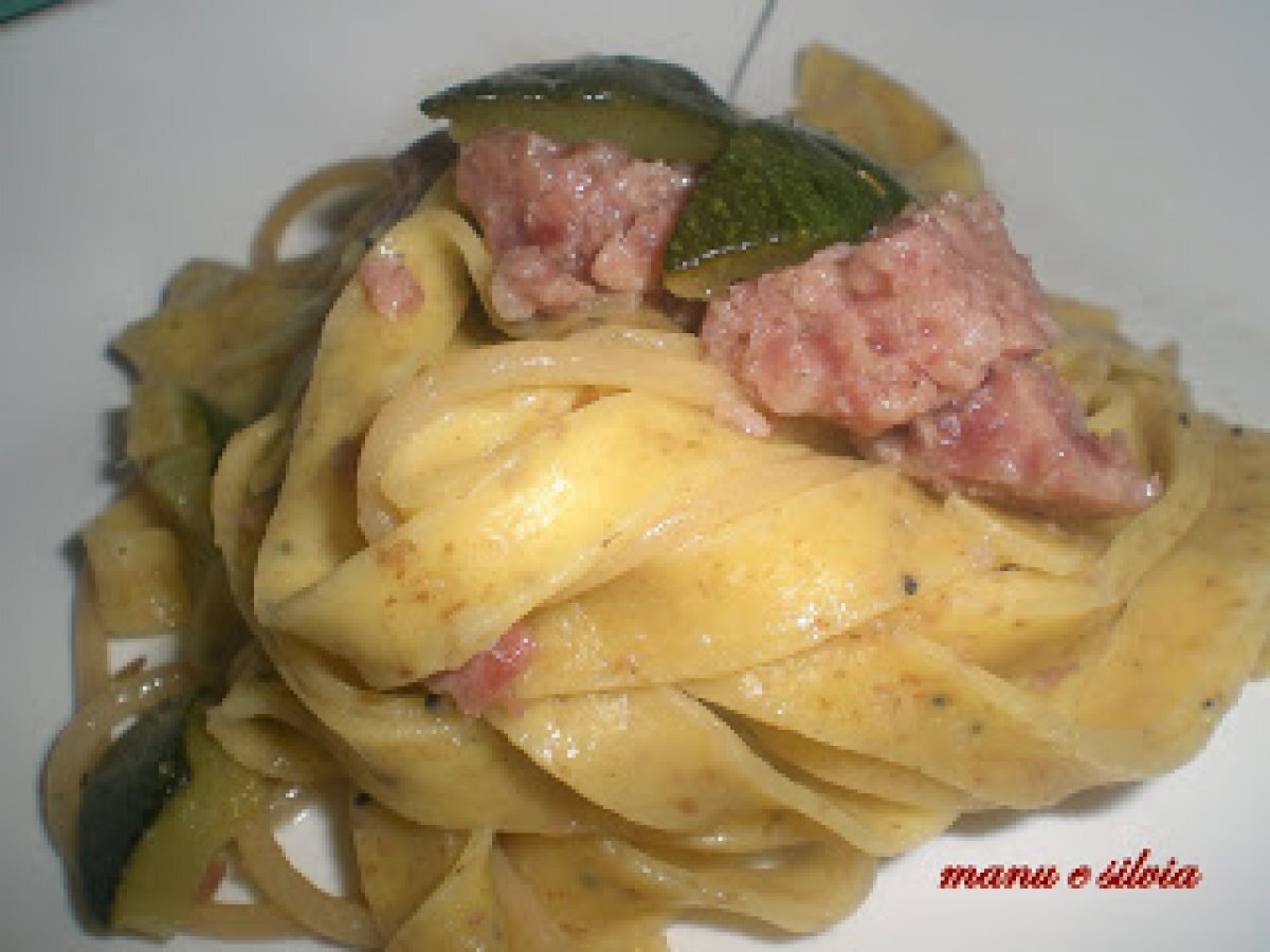 Tagliatelle ai cereali con cotechino