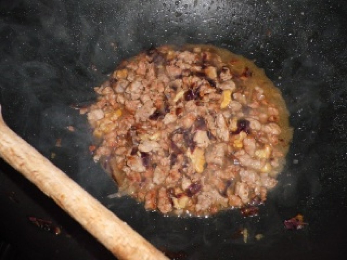 TAGLIATELLE AI FUNGHI CON SALSICCIA RADICCHIO E NOCI - foto 5