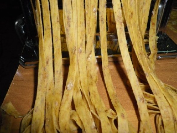 TAGLIATELLE AI FUNGHI CON SALSICCIA RADICCHIO E NOCI, foto 12