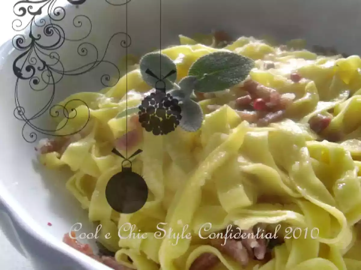 Tagliatelle al burro fuso con pancetta croccante e salvia