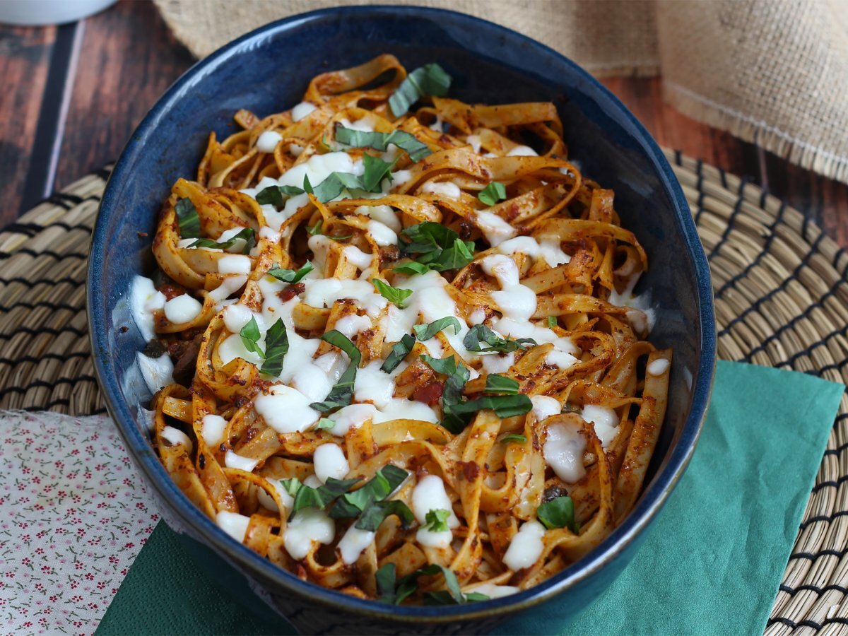 Tagliatelle al forno, la ricetta antispreco per utilizzare la pasta avanzata