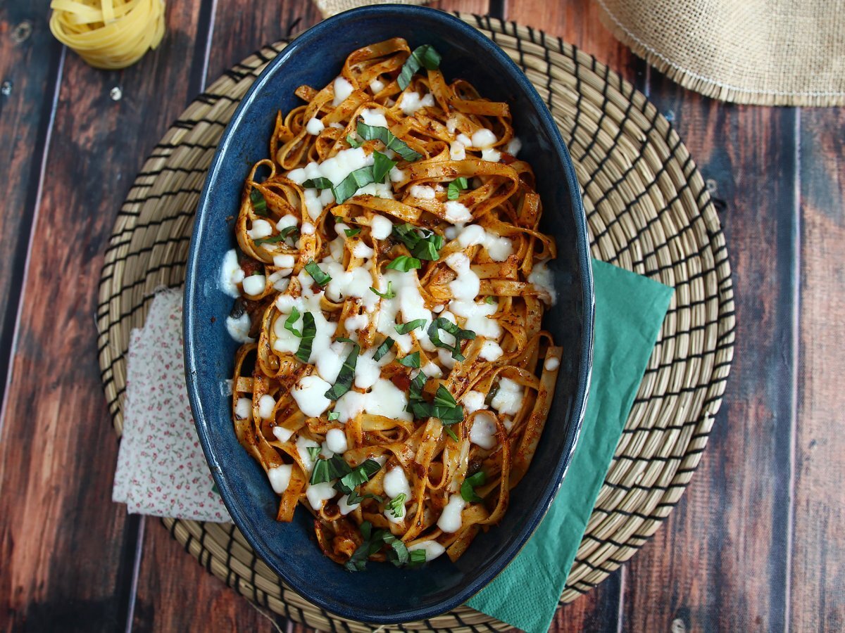 Tagliatelle al forno, la ricetta antispreco per utilizzare la pasta avanzata - foto 3