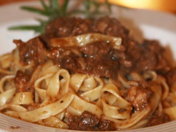 TAGLIATELLE AL SUGO D?ANATRA PROFUMATE AL ROSMARINO di Dolcipensieri