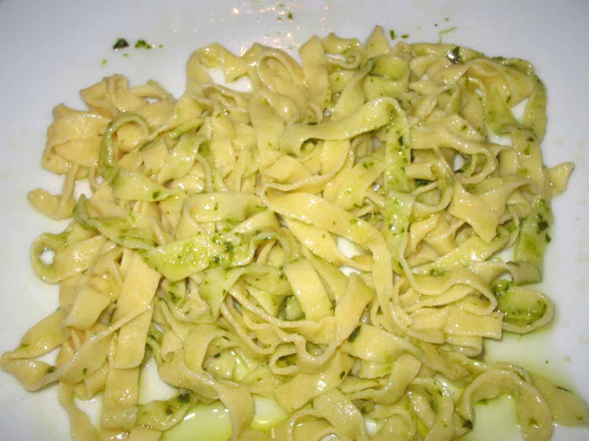 Tagliatelle all'uovo (pasta fatta in casa)