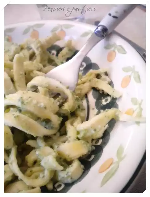 Ricetta tagliatelle alla crema di broccoletti e noci