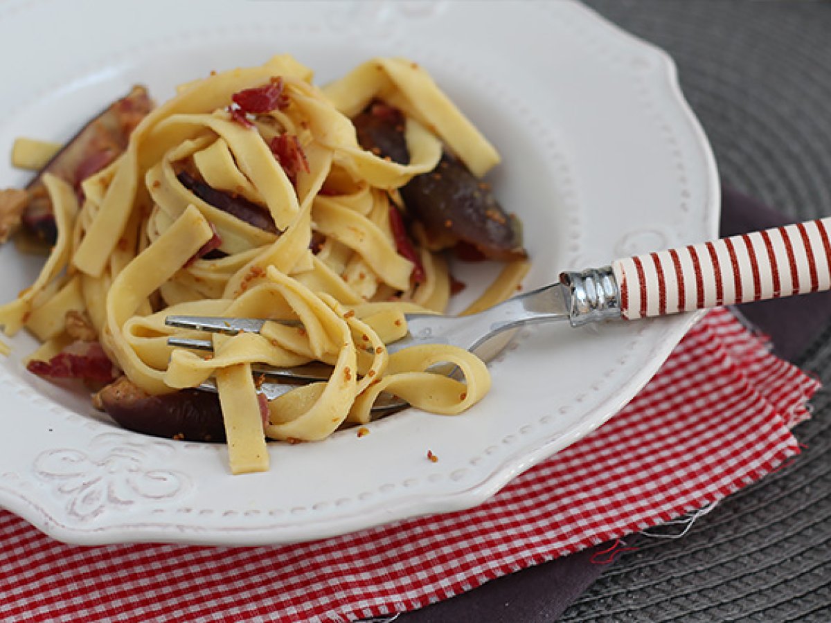 Tagliatelle con fichi, pancetta e noci - foto 4