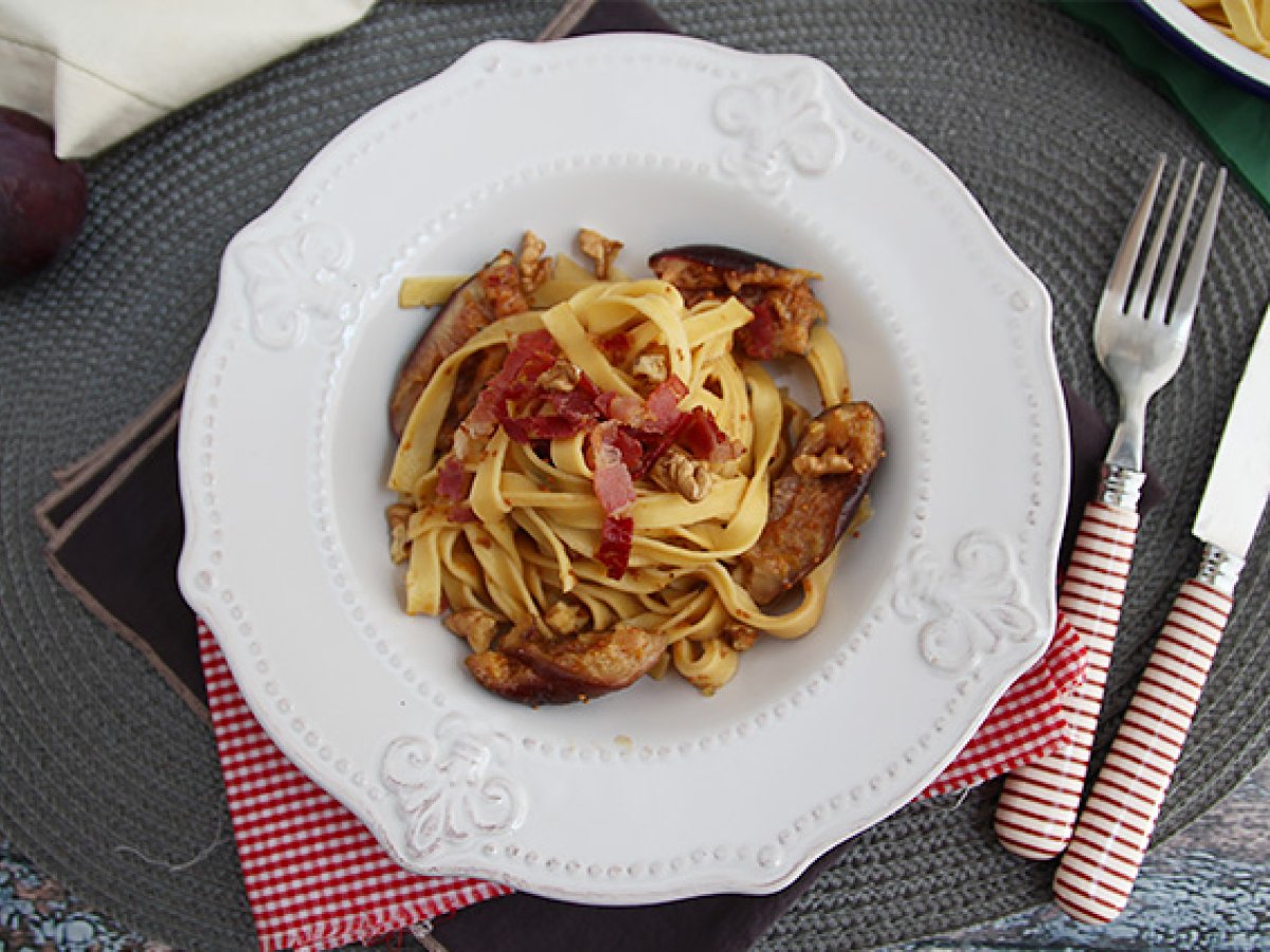 Tagliatelle con fichi, pancetta e noci - foto 5