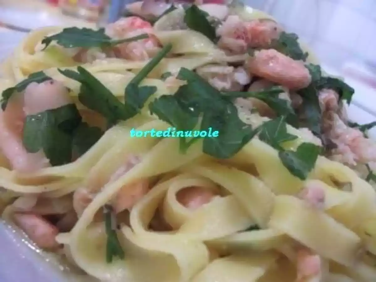 Tagliatelle con gamberetti e carciofi