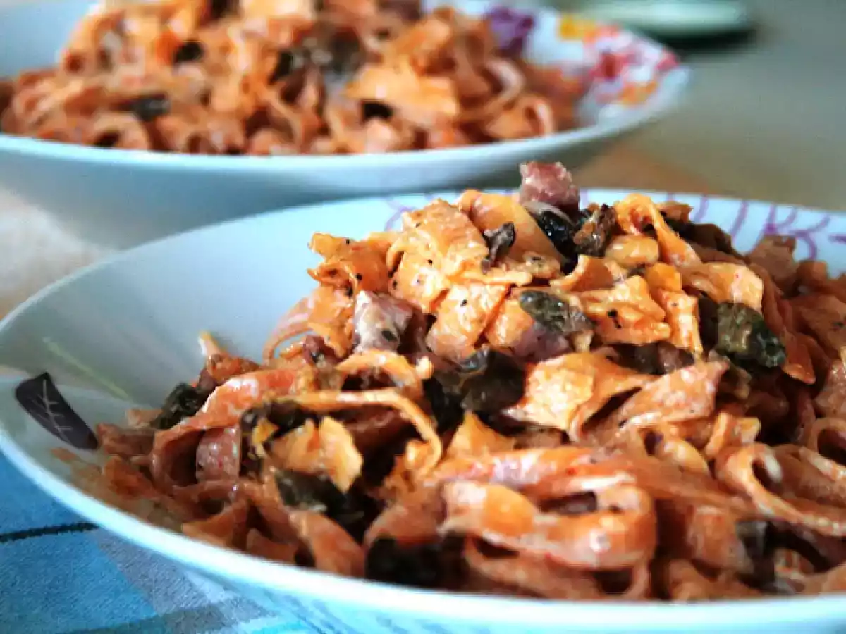 Tagliatelle con peperoni cruschi e un gran ritorno....il mio.