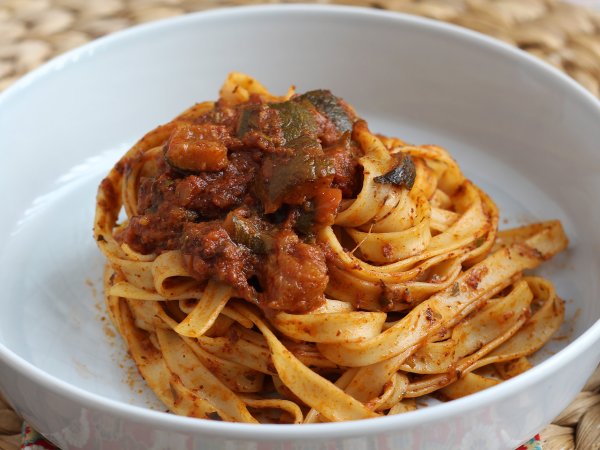 Tagliatelle con ragù di zucchine, un primo piatto vegetariano che piace a tutti!, foto 3