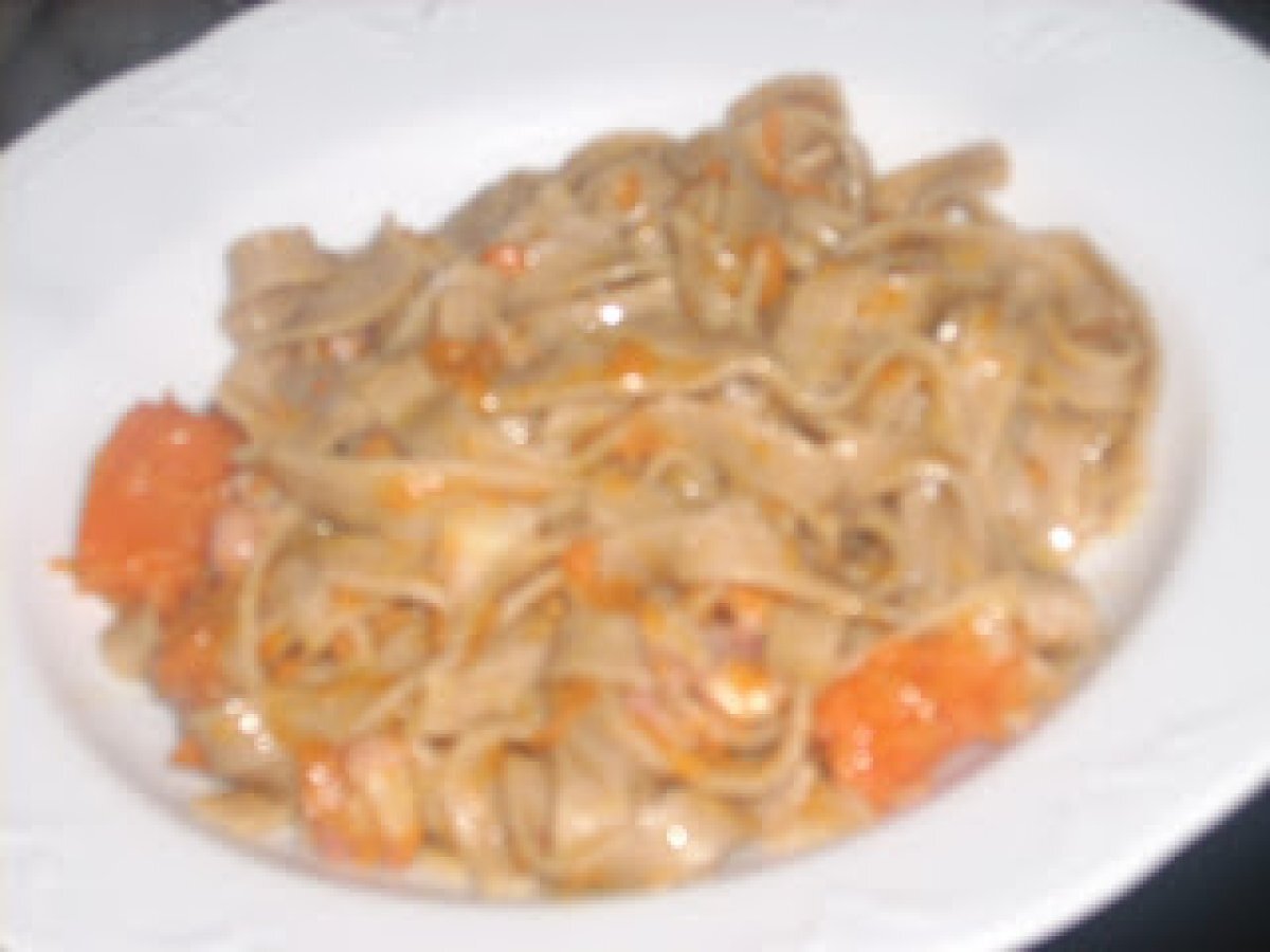 TAGLIATELLE DI CASTAGNE CON ZUCCA E PANCETTA, foto 2