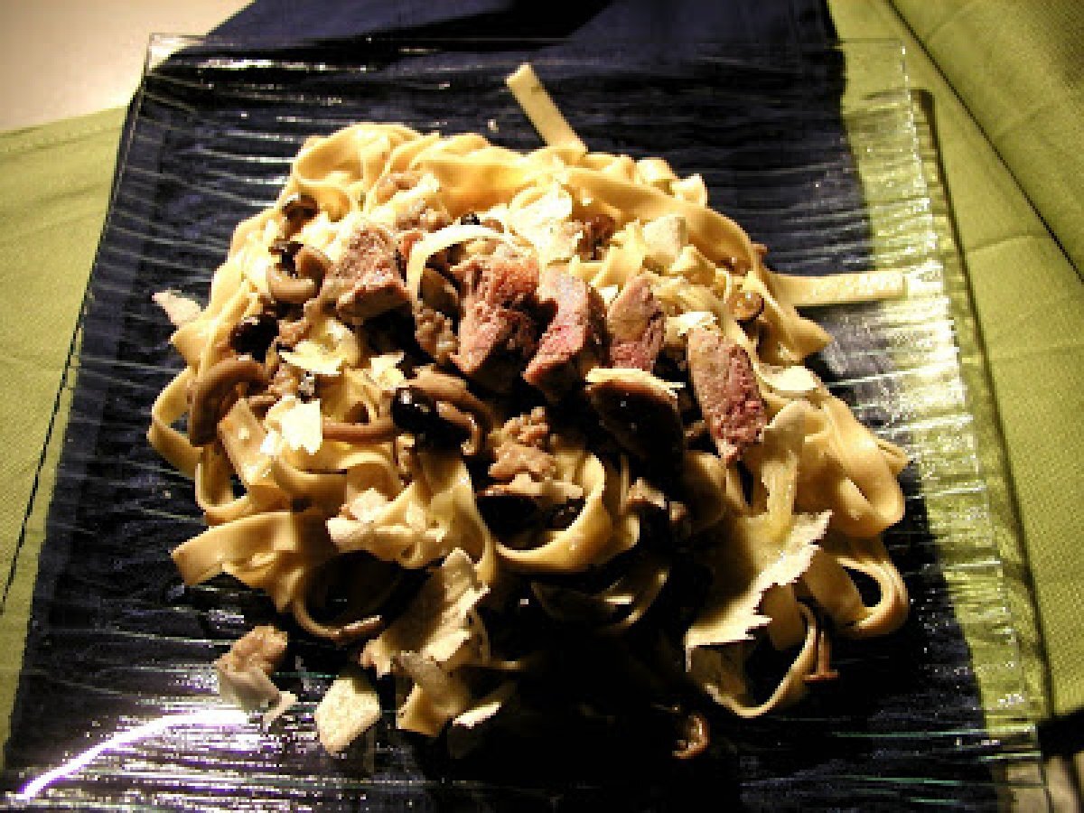 Tagliatelle di farro con ragù di quaglie e chiodini
