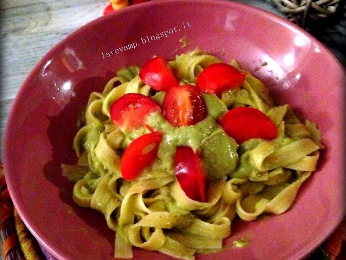 Tagliatelle di Mais Con Crema di Avocado aromatizzata alla Graviola