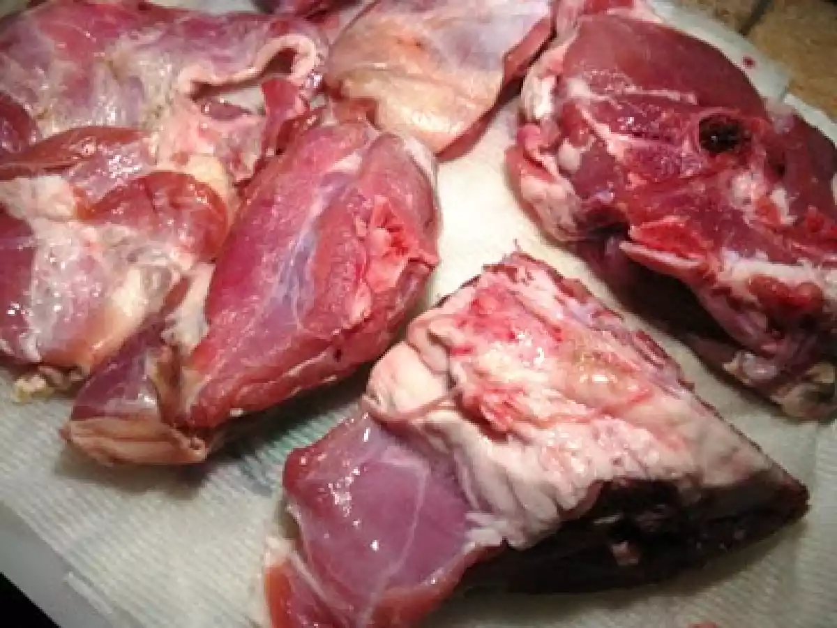 Tagliatelle di pasta fresca con sugo e spezzatino d'agnello - foto 6