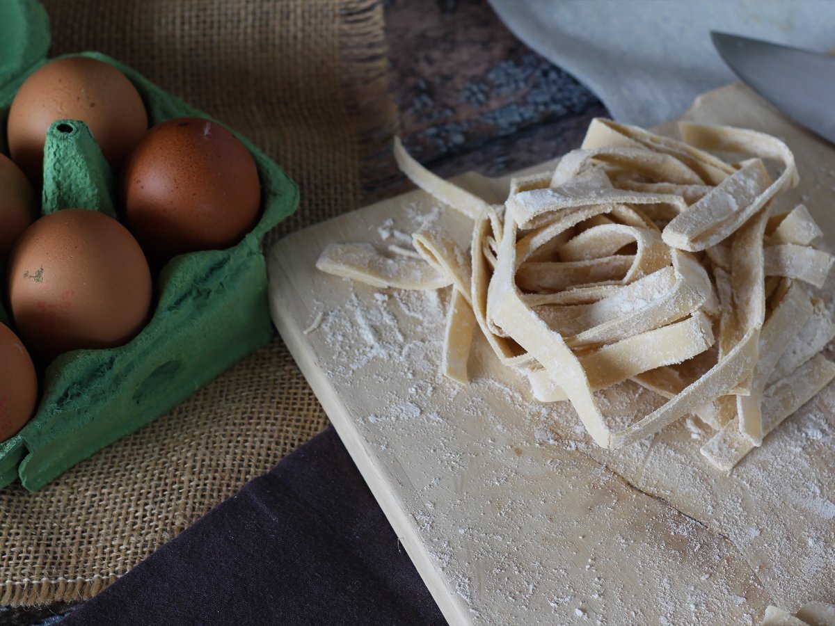 Tagliatelle fatte in casa, il procedimento spiegato passo a passo - foto 3