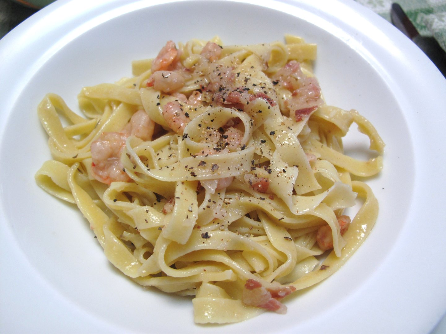 Tagliatelle gamberi e pancetta Ricetta Petitchef