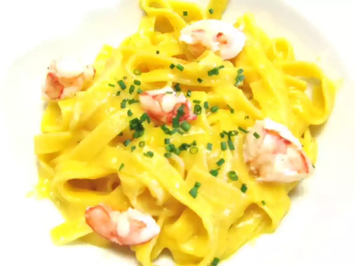 Tagliatelle Manorgi (con gamberi in crema di porri)