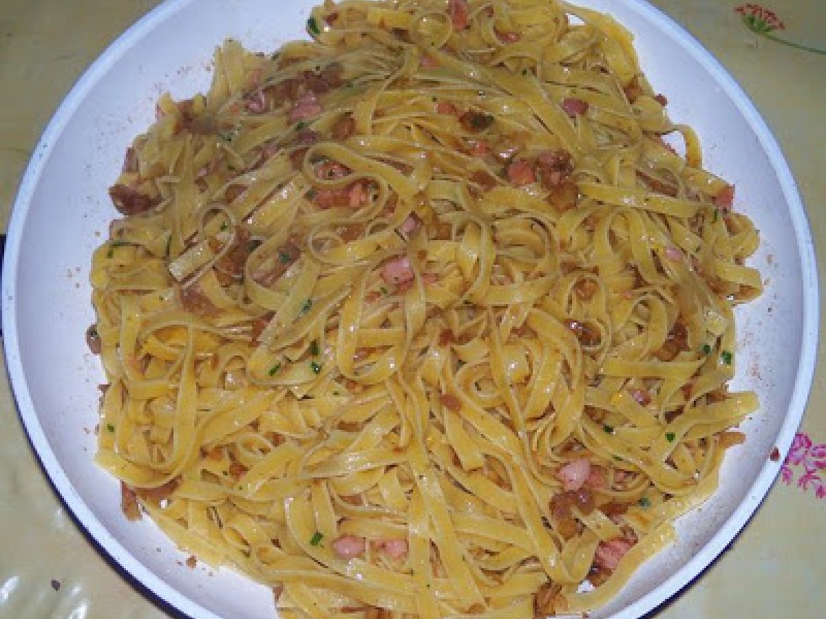 Tagliatelle noci e salmone