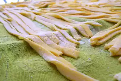 Tagliatelle paglia e fieno