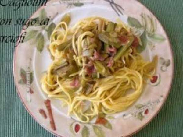 Tagliolini all'uovo con sugo ai carciofi