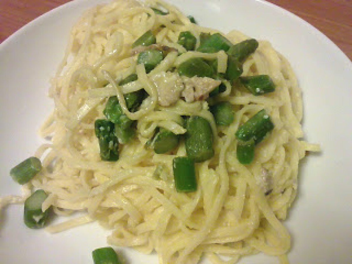 Tagliolini alla carbonara vegetariana di asparagi e tartufo