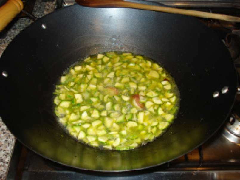Tagliolini allo zenzero con zucchine gamberi e vongole - foto 3