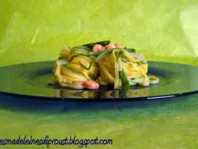 Tagliolini con julienne di asparagi e gamberetti norvegesi in salamoia. - foto 2