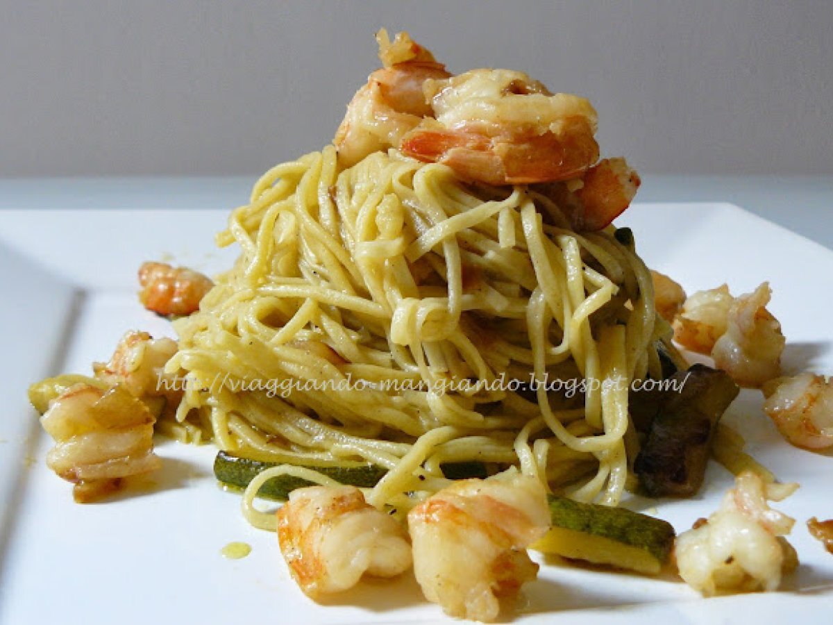 Tagliolini freschi con gamberi e zucchine - foto 2