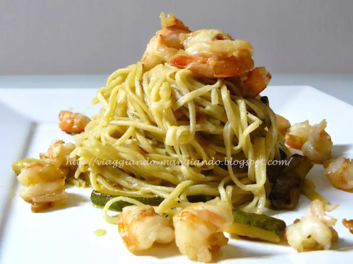 Tagliolini freschi con gamberi e zucchine - foto 2