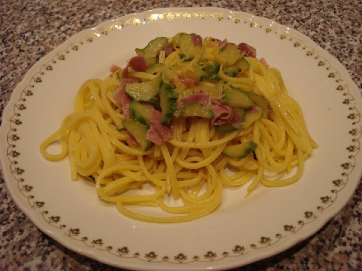 Tagliolini prosciutto zucchine e limone