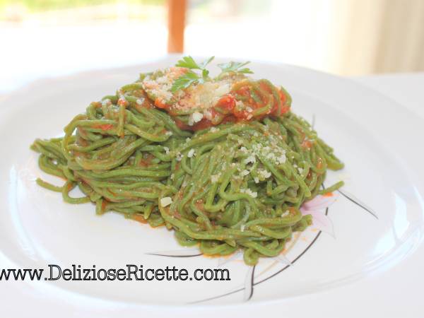 TAGLIOLINI VERDI AL POMODORO