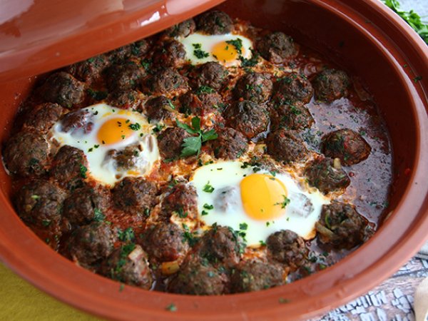 Tajine di kefta (Polpettine di carne speziate della tradizione magrebina) Tajine di kefta (Polpettine di carne speziate della tradizione magrebina)