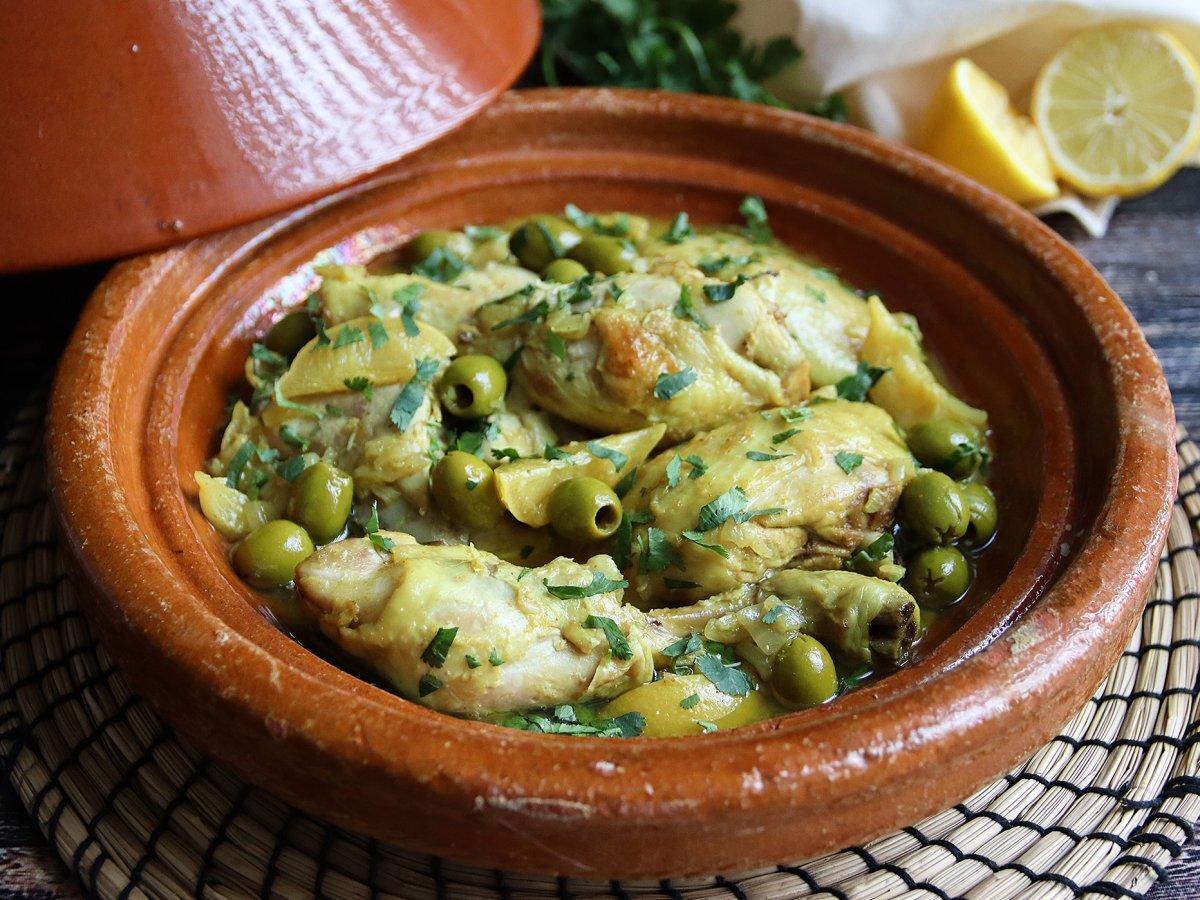 Tajine di pollo con olive e limone