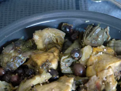 Tajine di pollo profumato con carciofi e olive