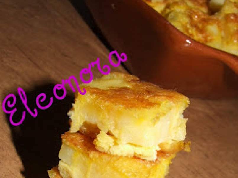 TAPAS, ossia frittata di patate e cipolle, bruschettine di zucchine, foto 1