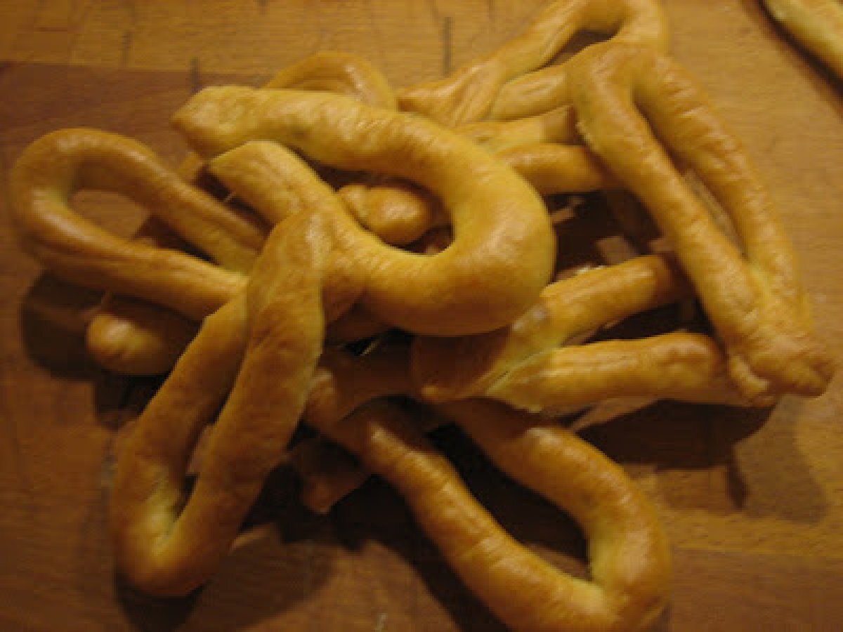 TARALLI PUGLIESI CON LA MACCHINA DEL PANE